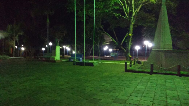 NOVA ILUMINAÇÃO NA PRAÇA